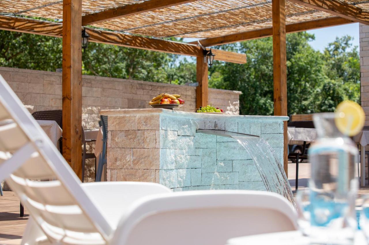 Hotel Natura Vilanija Exterior photo