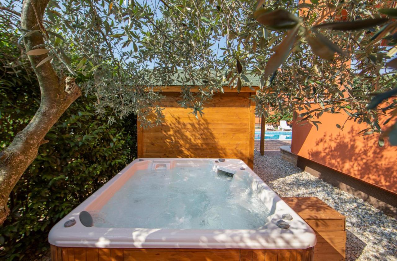 Hotel Natura Vilanija Exterior photo