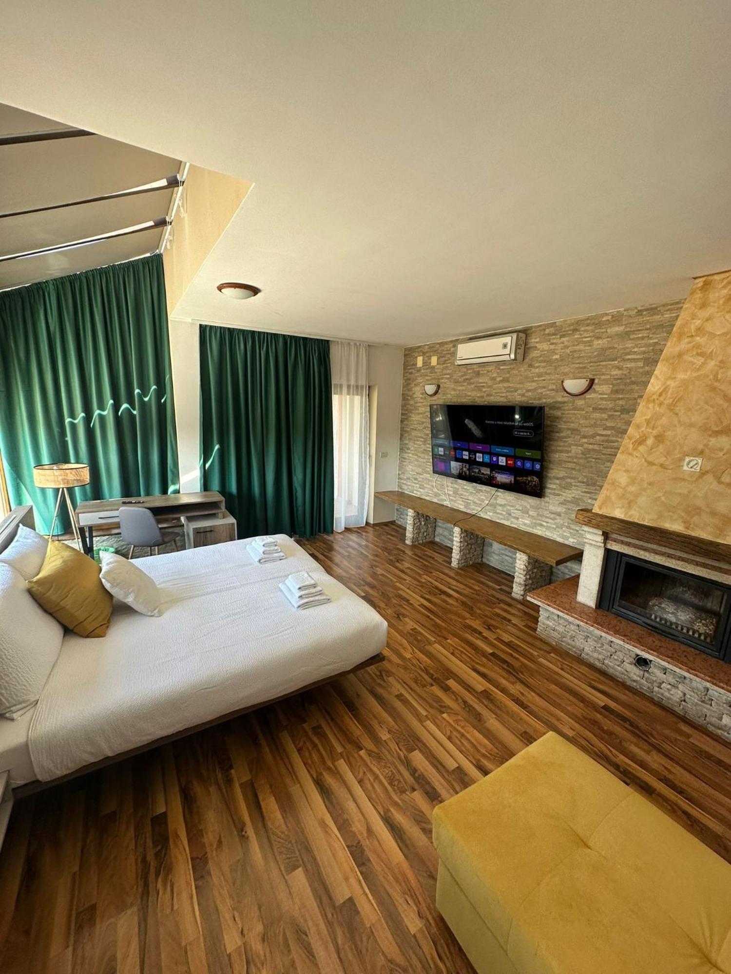 Hotel Natura Vilanija Exterior photo