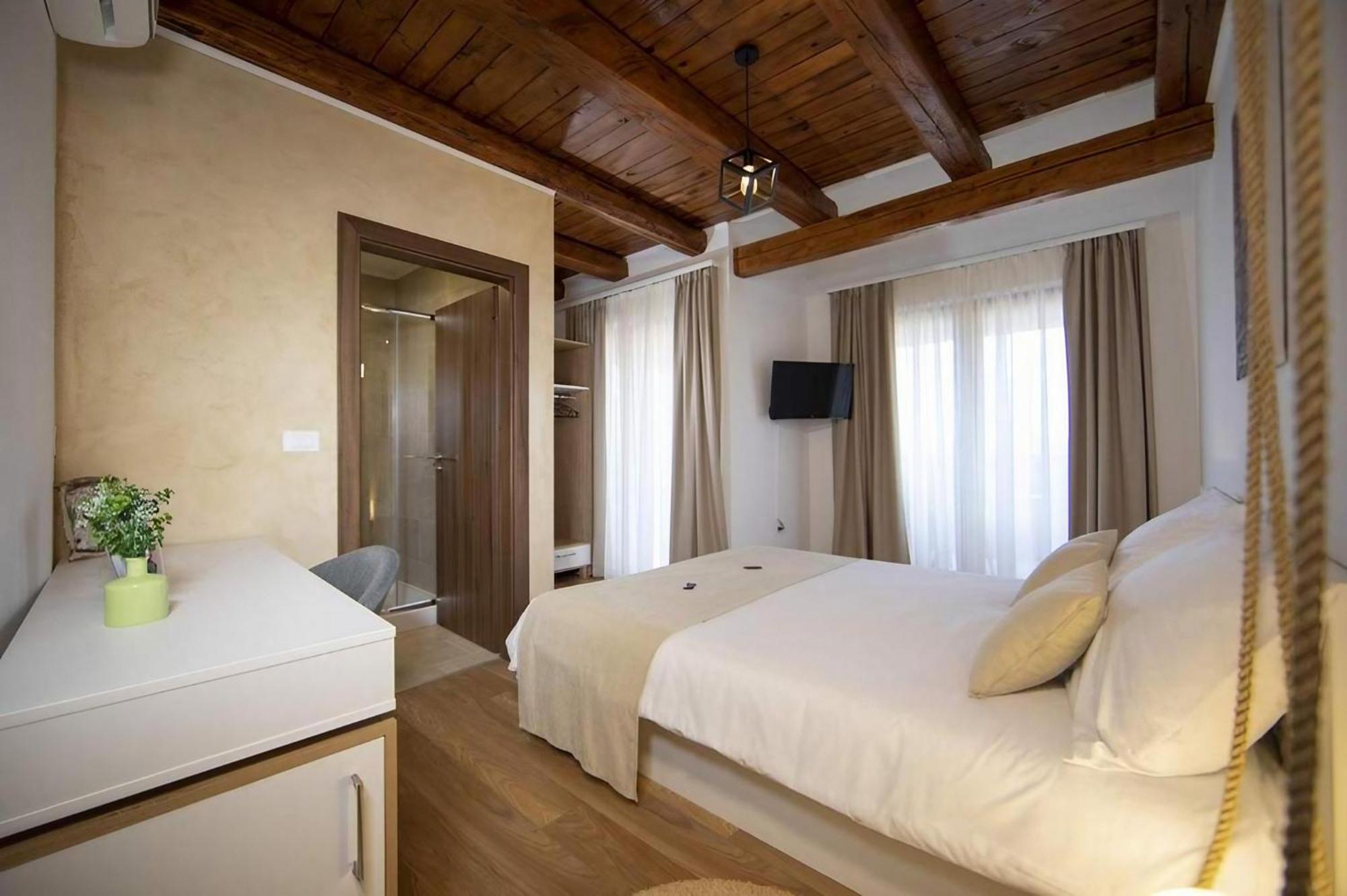 Hotel Natura Vilanija Exterior photo