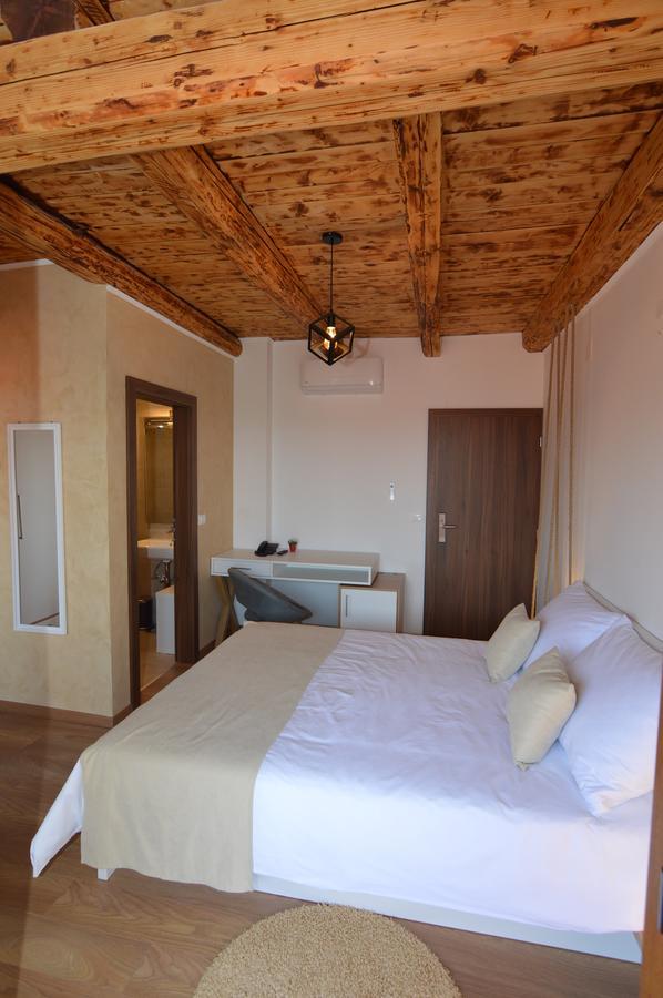 Hotel Natura Vilanija Exterior photo