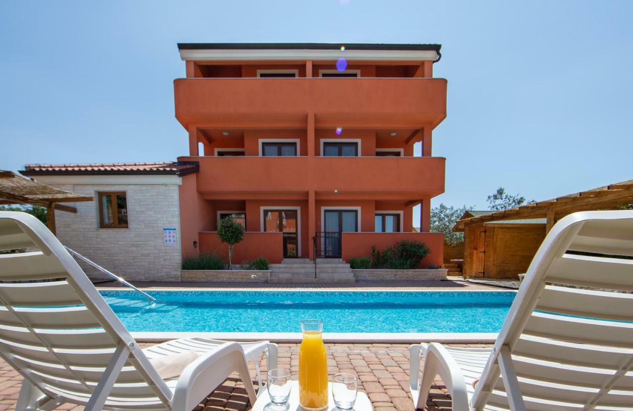 Hotel Natura Vilanija Exterior photo